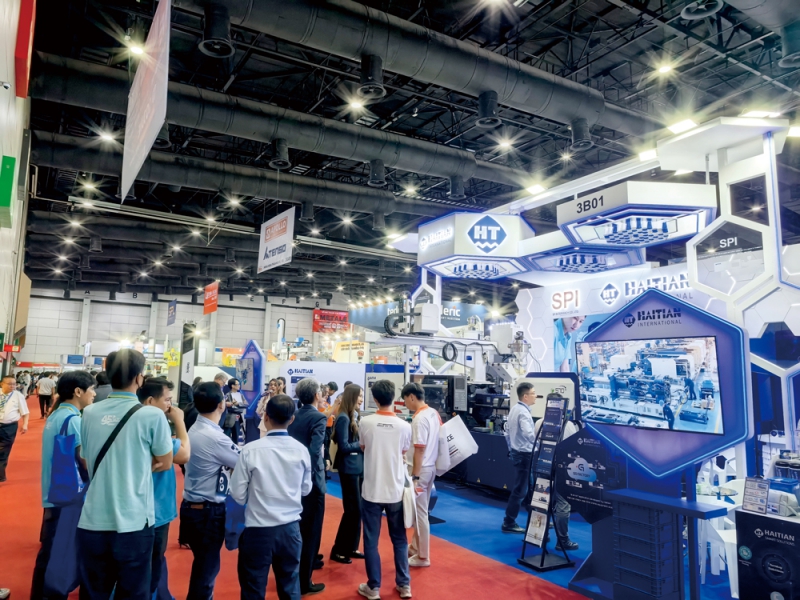 展會現(xiàn)場匯聚了來自全球300余家行業(yè)翹楚